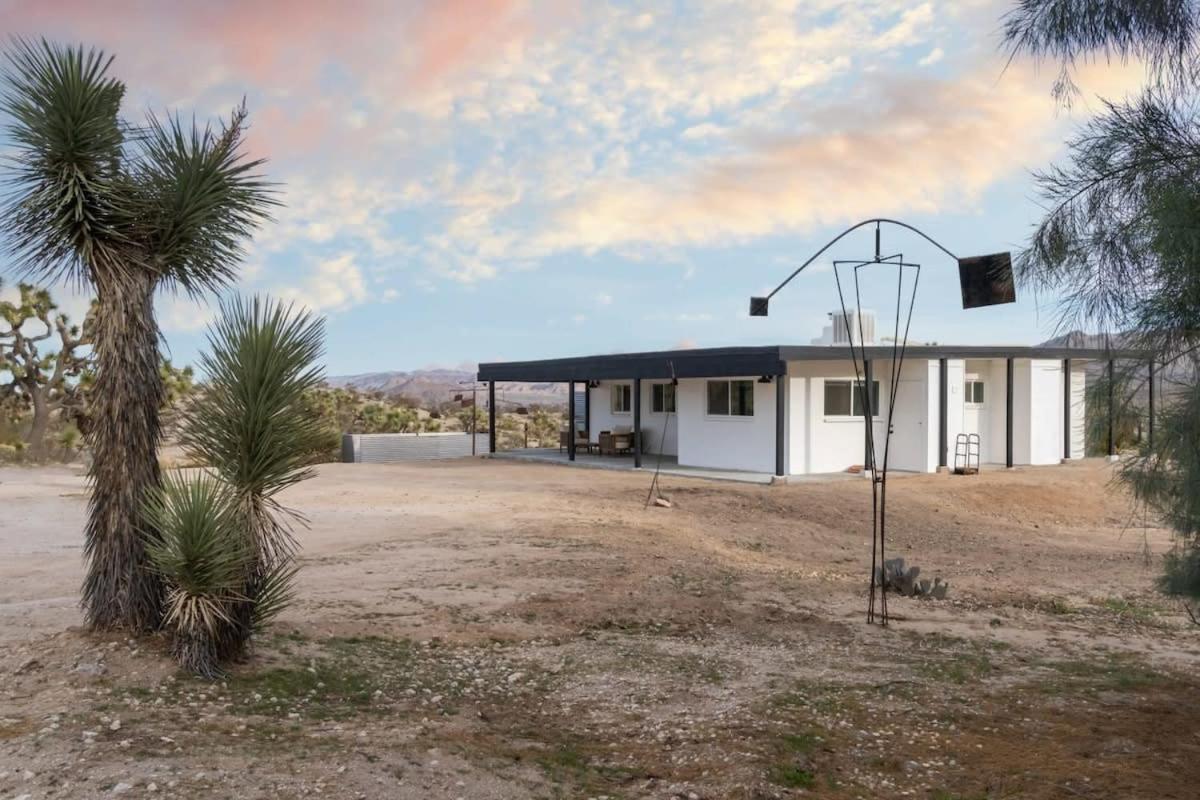 Villa Kinetic House-Joshua Trees Sculptures Cowboy Pool Yucca Valley Exterior foto